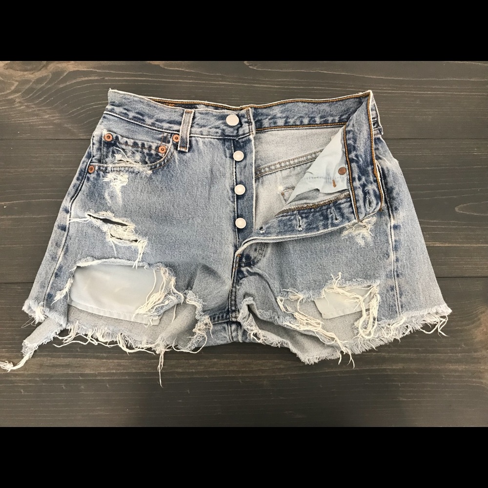 Vintage Levi’s denim cut off shorts